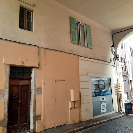 Vieille Ville 1 - Luca'S Apartment, 1 Bedroom, Max 2 Adults And 2 Kids อองทีบส์ ภายนอก รูปภาพ