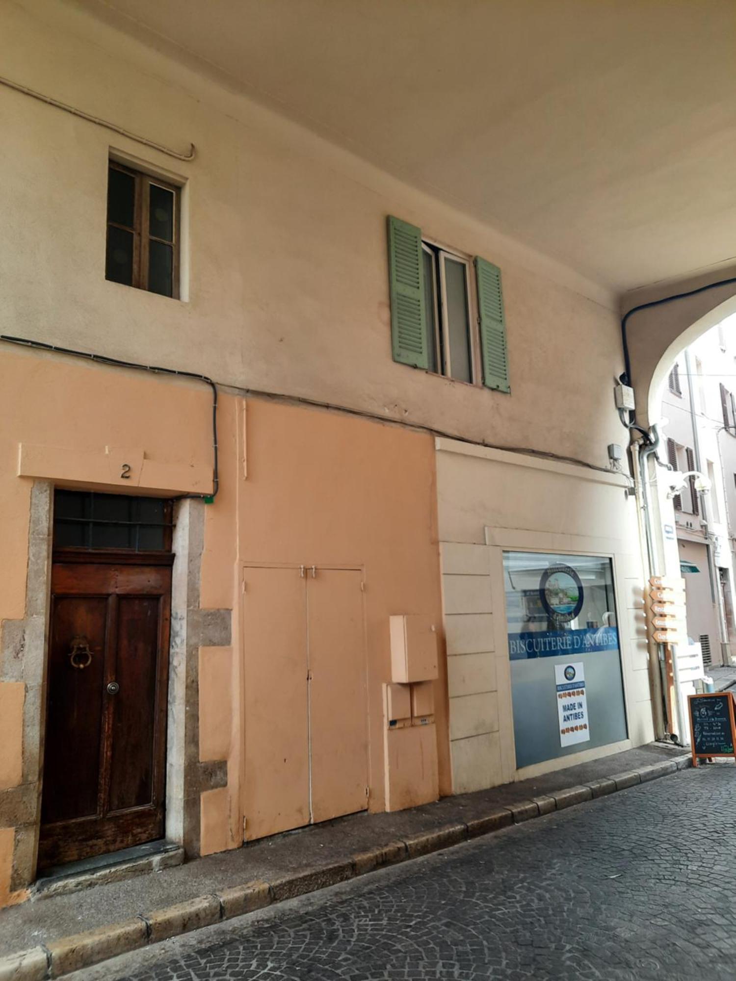 Vieille Ville 1 - Luca'S Apartment, 1 Bedroom, Max 2 Adults And 2 Kids อองทีบส์ ภายนอก รูปภาพ
