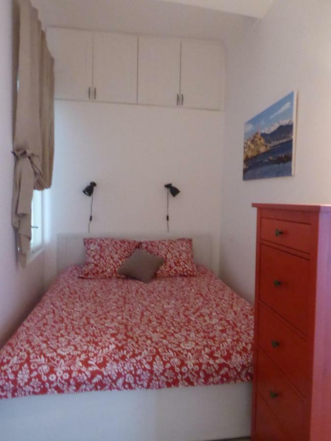 Vieille Ville 1 - Luca'S Apartment, 1 Bedroom, Max 2 Adults And 2 Kids อองทีบส์ ภายนอก รูปภาพ