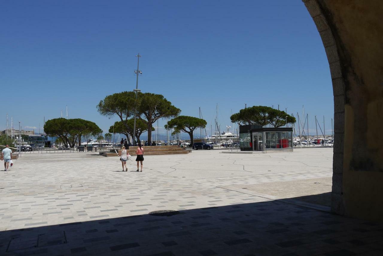 Vieille Ville 1 - Luca'S Apartment, 1 Bedroom, Max 2 Adults And 2 Kids อองทีบส์ ภายนอก รูปภาพ