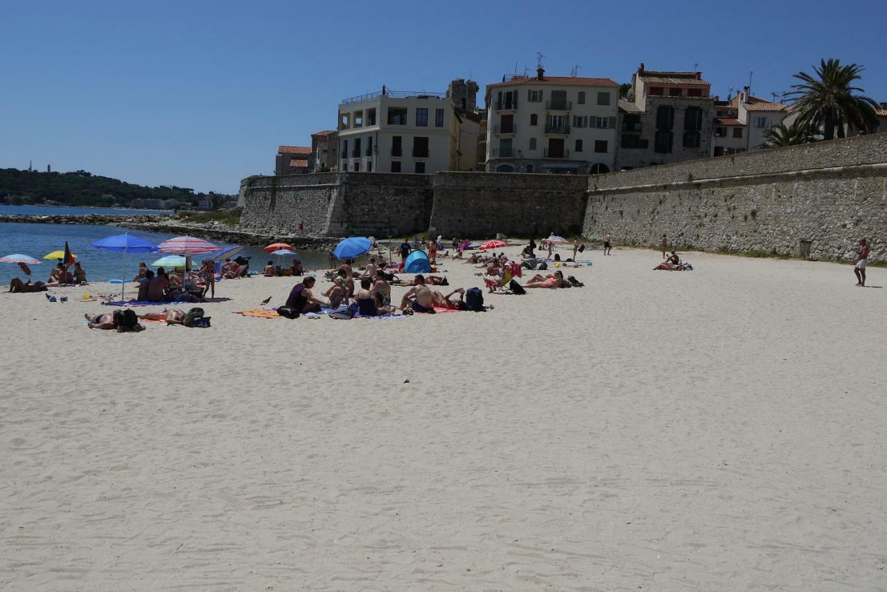 Vieille Ville 1 - Luca'S Apartment, 1 Bedroom, Max 2 Adults And 2 Kids อองทีบส์ ภายนอก รูปภาพ