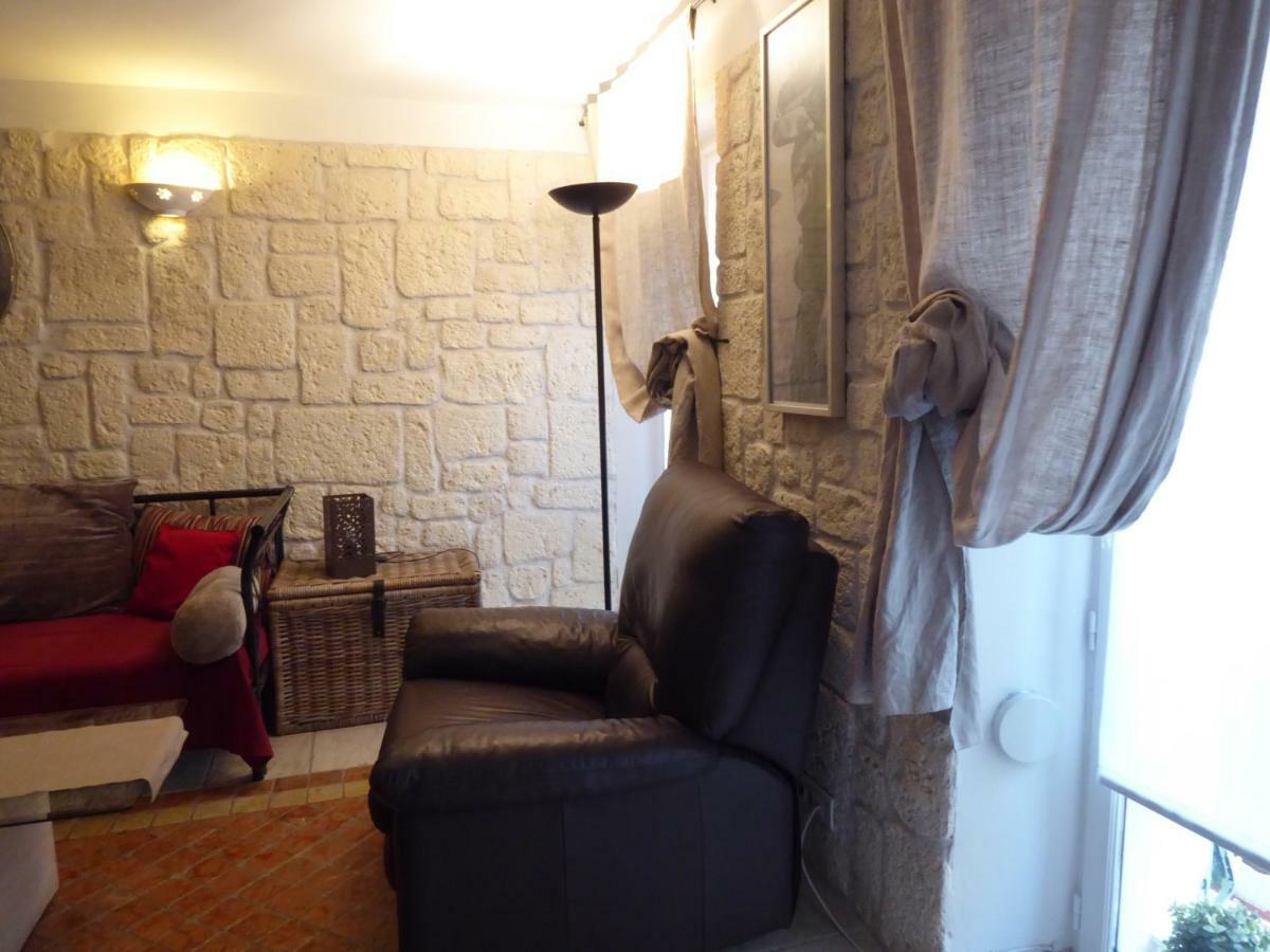 Vieille Ville 1 - Luca'S Apartment, 1 Bedroom, Max 2 Adults And 2 Kids อองทีบส์ ภายนอก รูปภาพ