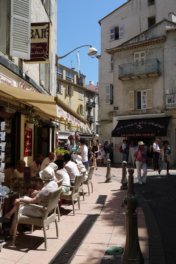 Vieille Ville 1 - Luca'S Apartment, 1 Bedroom, Max 2 Adults And 2 Kids อองทีบส์ ภายนอก รูปภาพ