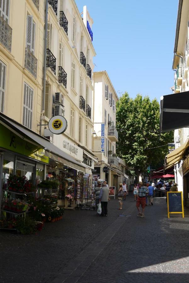 Vieille Ville 1 - Luca'S Apartment, 1 Bedroom, Max 2 Adults And 2 Kids อองทีบส์ ภายนอก รูปภาพ