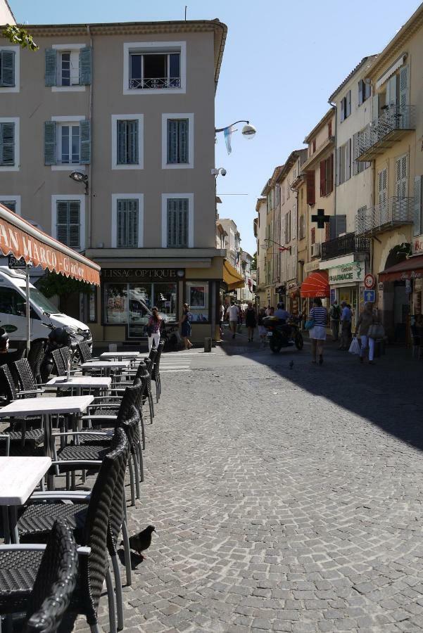 Vieille Ville 1 - Luca'S Apartment, 1 Bedroom, Max 2 Adults And 2 Kids อองทีบส์ ภายนอก รูปภาพ